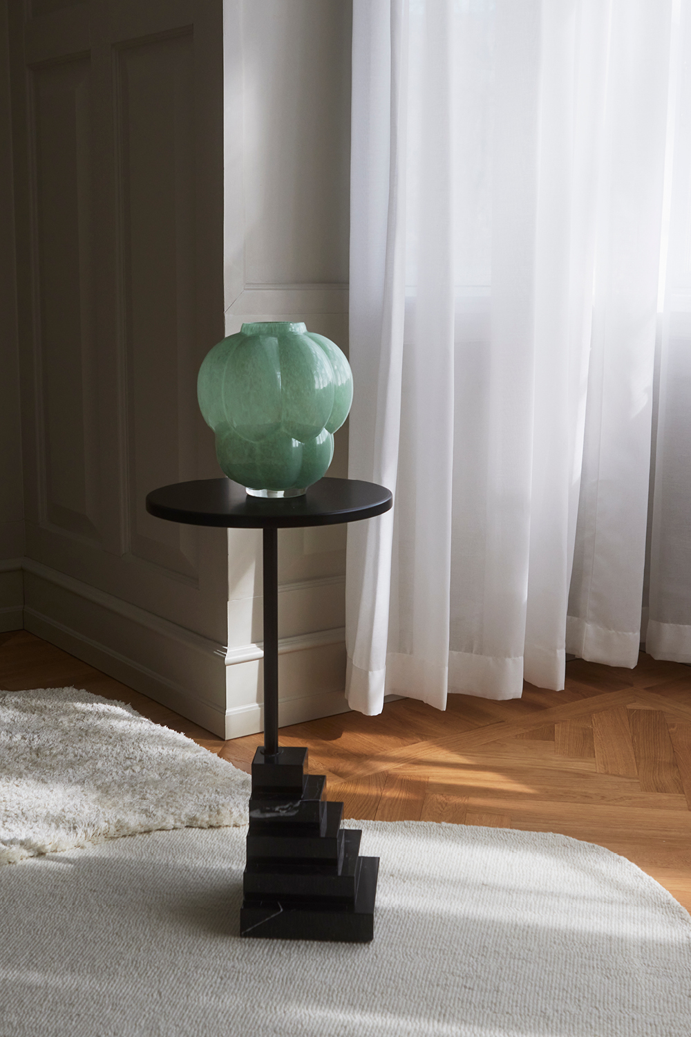 UVA glass vase UVA glass vase